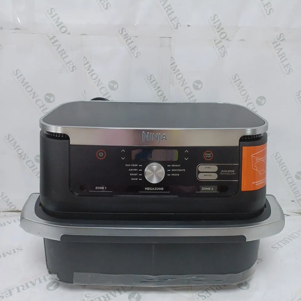 BOXED NINJA 10.4L FOODI FLEXDRAWER DUAL AIR FRYER AF500UK IN BLACK