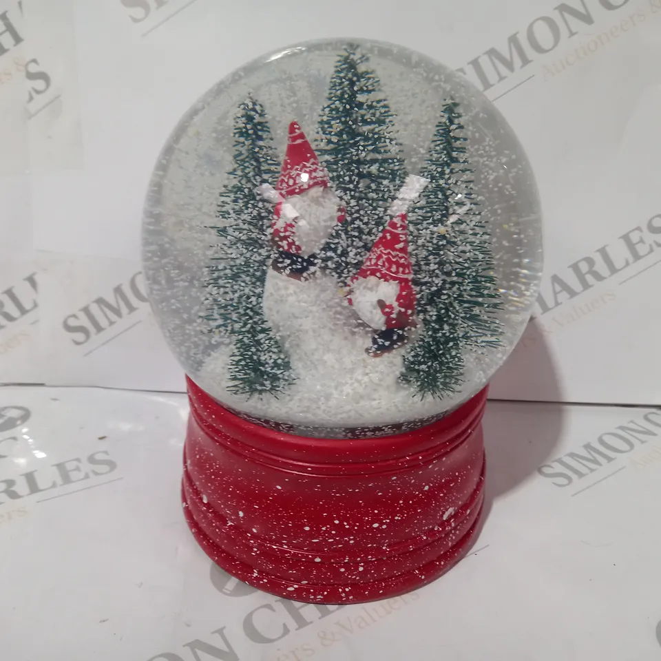 BOXED SANTA EXPRESS CHRISTMAS CHARACTER MUSICAL WATER SPINNER