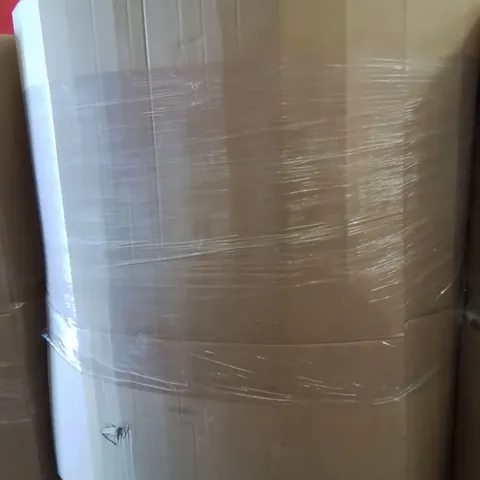 PALLET CONTAINING A LARGE QUANTITY OF PILLOWS 