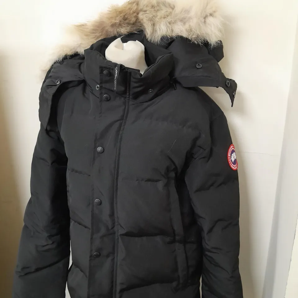 CANADA GOOSE ZIPPED COAT WITH FUR HOOD SIZE S