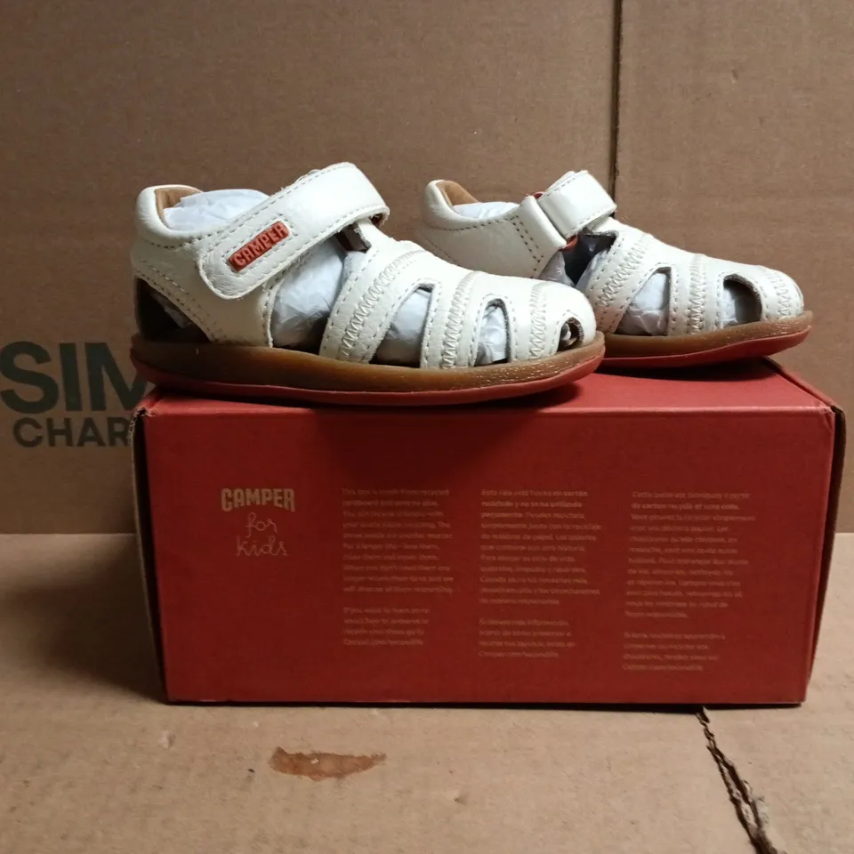 BOXED PAIR OF CAMPER FOR KIDS SANDALS IN WHITE SIZE EU 23