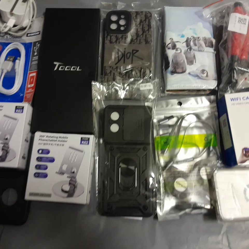 LOT OF ASSORTED MOBILE PHONE ACCESSORIES TO INCLUDE CASES, SCREEN PROTECTORS AND CABLES