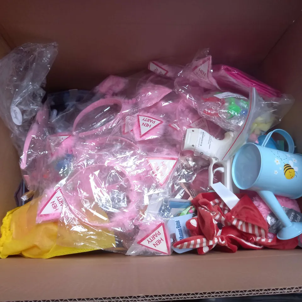 LARGE QAUNTIITY OF ASSORTED TOYS AND GAMES TO INCLUDE TEDDIES, FELT TIP PENS AND BOARD GAMES 
