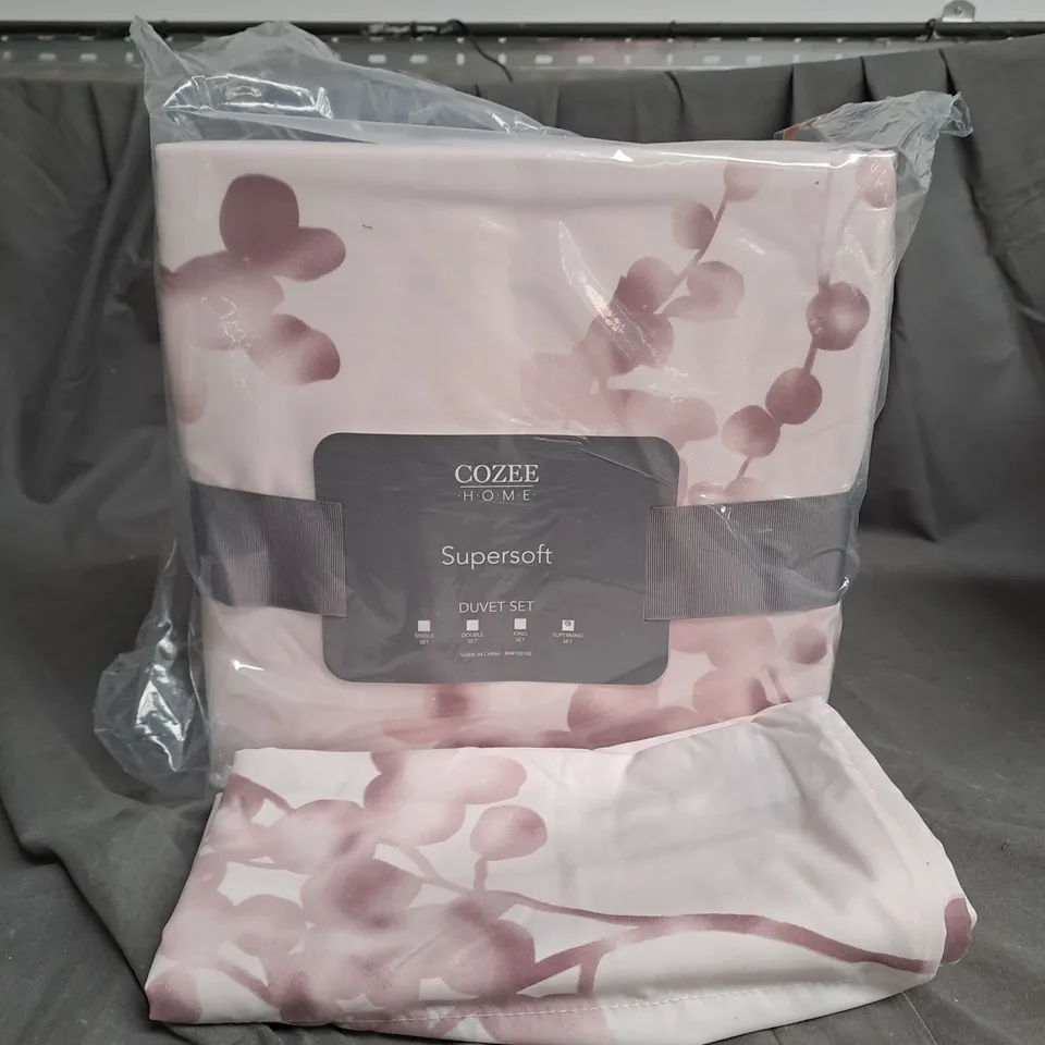 SUPERSOFT BY COZEE HOME PINK FLORAL 4 PIECE DUVET SET IN PINK SIZE SUPERKING 