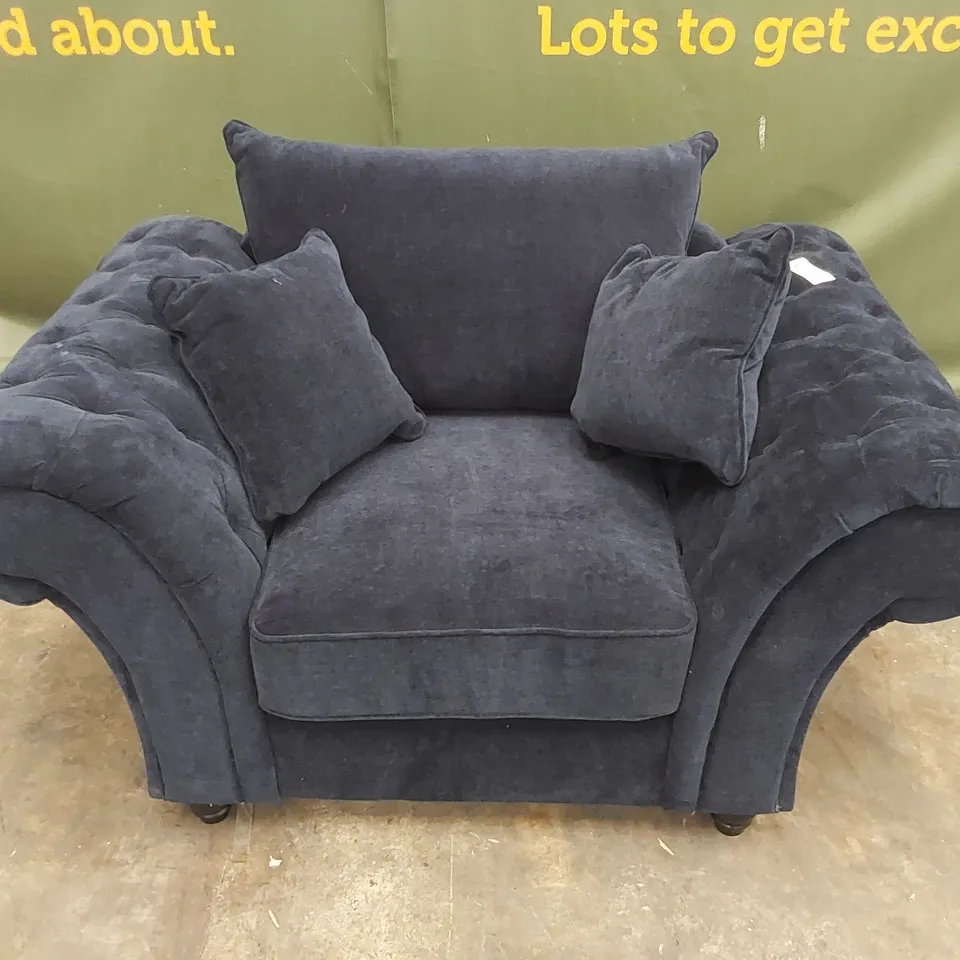 QUALITY DESIGNER WINDSOR ARMCHAIR - NAVY
