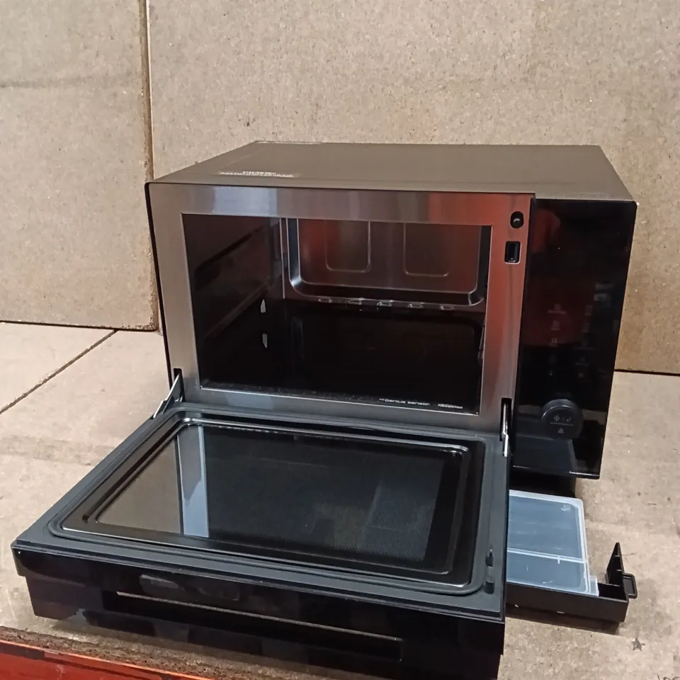 BOXED PANASONIC STEAM COMBI MICROWAVE OVEN WITH GRILL OPTION, NN-DS59NBBPQ - BLACK 
