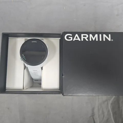 GARMIN SMARTWATCH – ROUND FACE, WHITE STRAP 