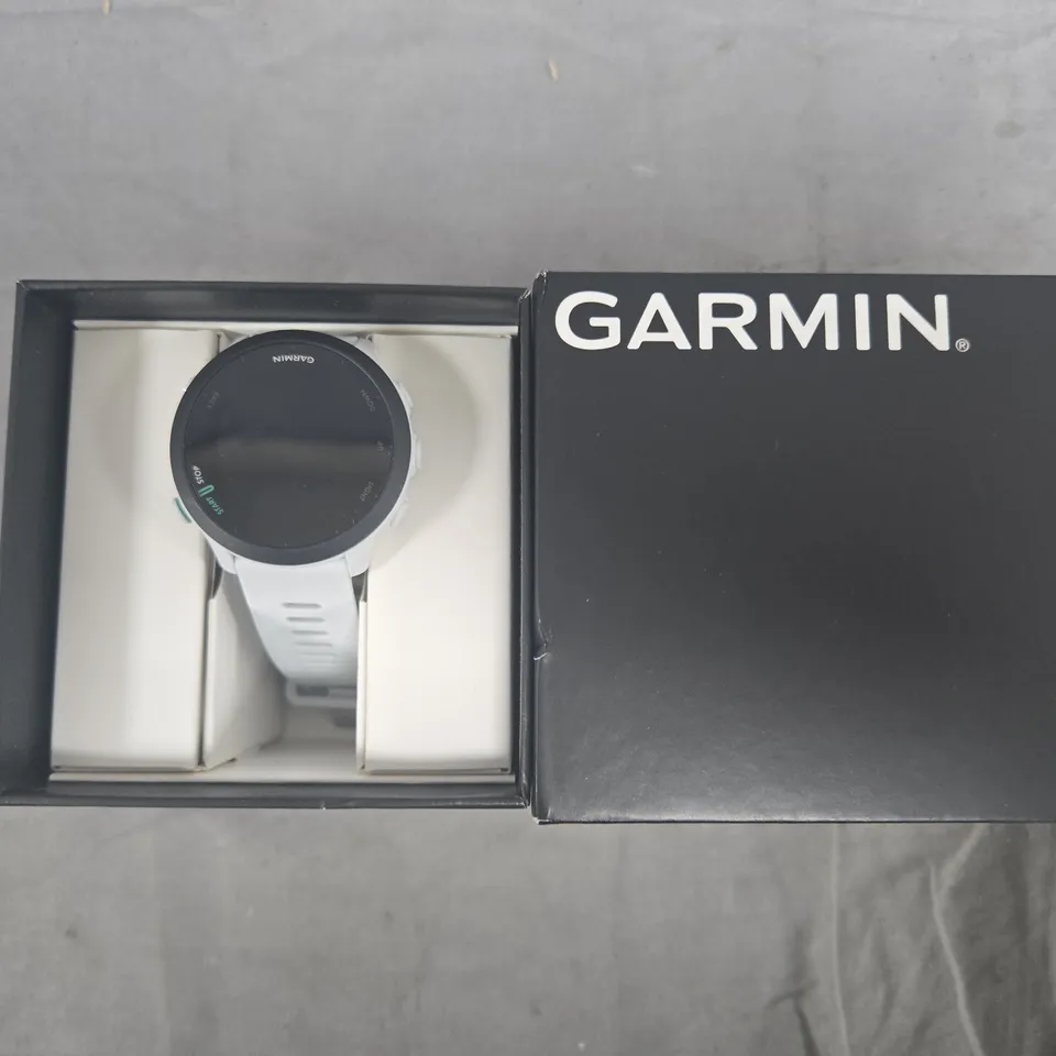 GARMIN SMARTWATCH – ROUND FACE, WHITE STRAP 