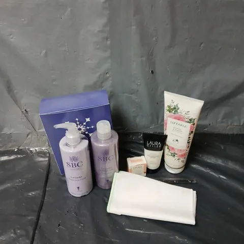 APPROXIMATELY 20 ASSORTED COSMETICS ITEMS FROM VARIOUS BRANDS TO INCLUDE LIZ EARLE, SBC, LAURA GELLER, ETC
