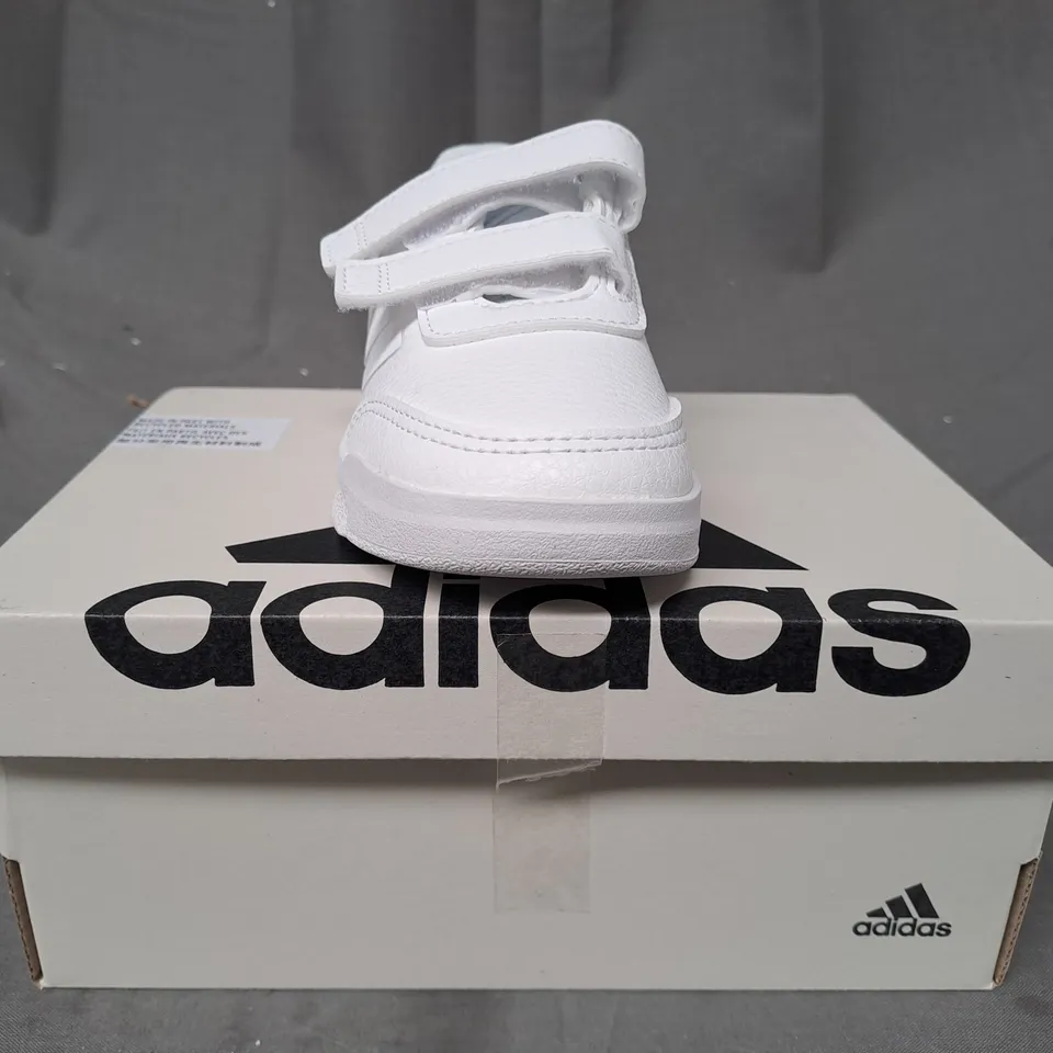 BOXED PAIR OF ADIDAS TENSAUR SPORT 2.0 KIDS SHOES IN WHITE UK SIZE 8