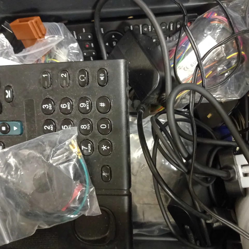 LOT OF APPROXIMATELY 10 ASSORTED ELECTRICAL ITEMS, TO INCLUDE CARD READER, IMAC CHARGER, CALIBRATION DEVICE, ETC