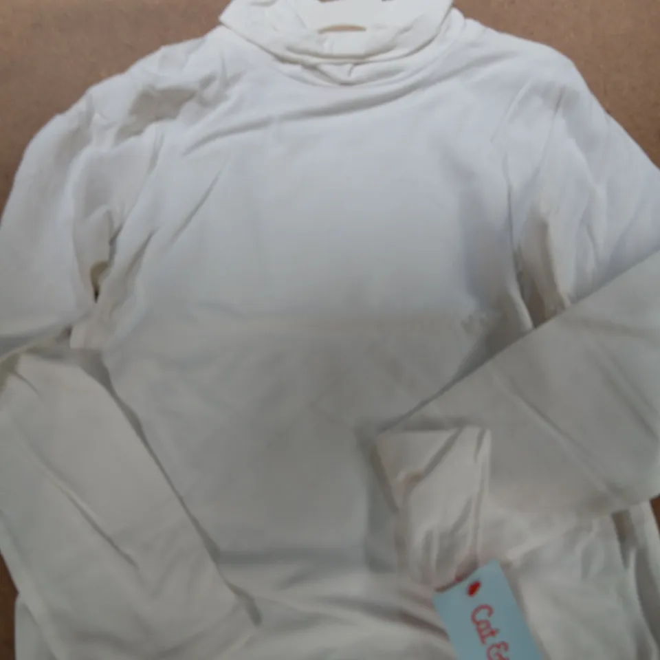 APPROXIMATELY 12 BRAND NEW CAT AND JACK CHILDS TOPS