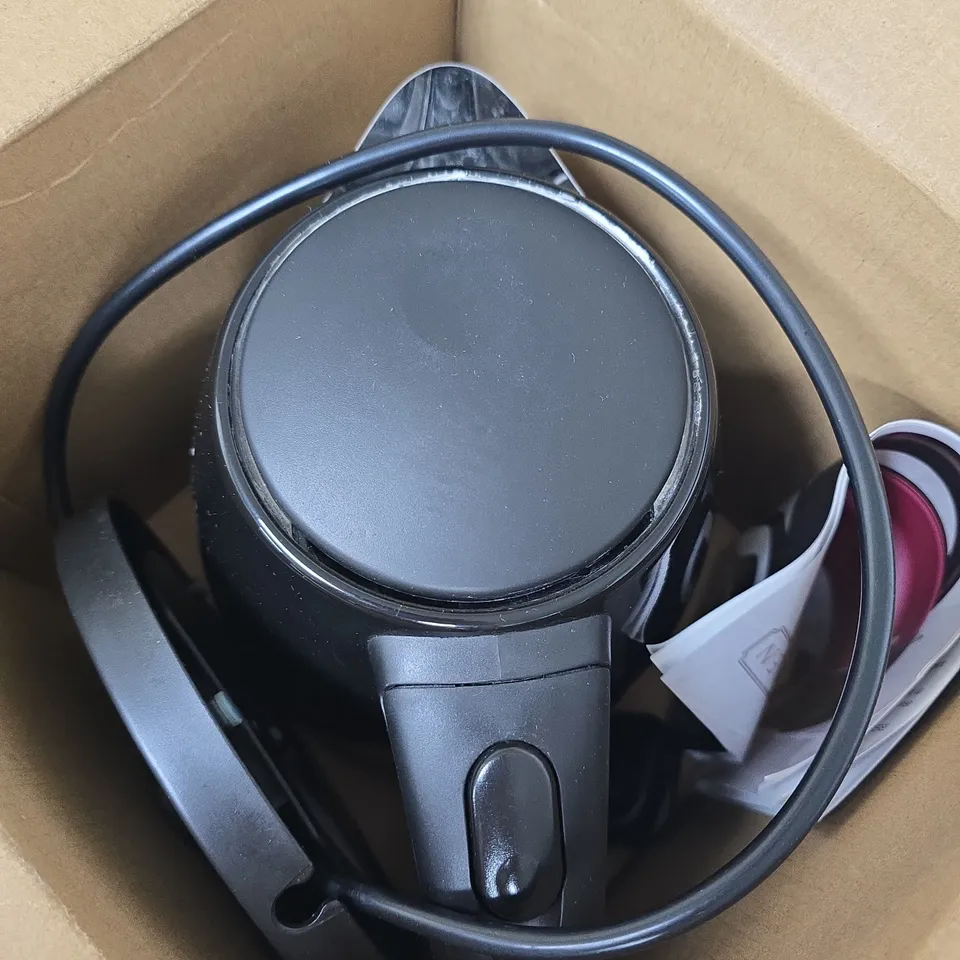 BOXED SWAN 1.7L JUG KETTLE IN BLACK