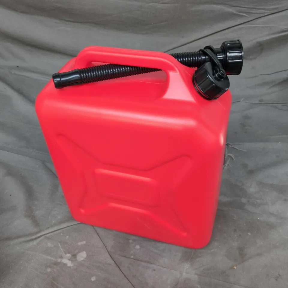 CAGE OF APPROXIMATELY 10 ASSORTED HOUSEHOLD ITEMS TO INCLUDE: FUEL CAN AND MONITOR DESK MOUNT