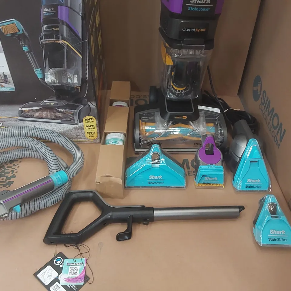 BOXED SHARK EX300UK CARPETXPERT HAIRPRO PET DEEP CARPET CLEANER WITH BUILT-IN STAINSTRIKER