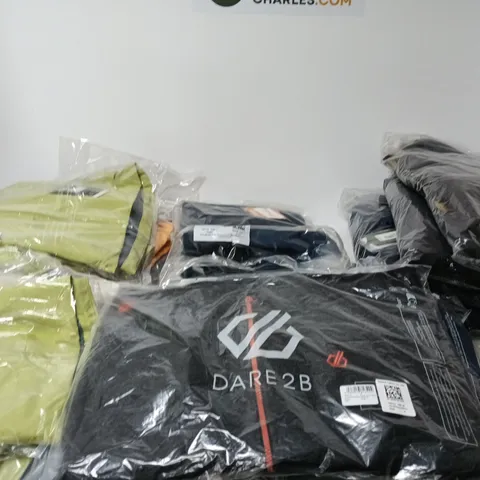 BOX OF APPROXIMATELY 16 BRAND NEW ASSORTED REGATTA CLOTHING ITEMS INCLUDING TERREK THERMAL FLEECE , HURDLE AND ASPER