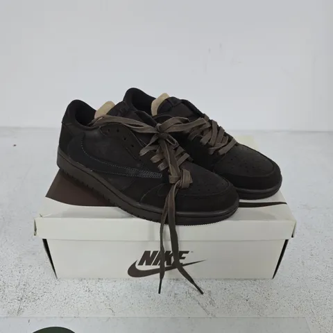 NIKE AIR JORDAN 1 LOW OG SB TRAINERS β UK 7