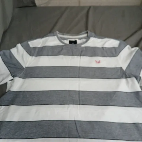 CREW CLOTHING COMPANY STRIPED POLO SHIRT – MEN'S, UK XXL, GREY & WHITE