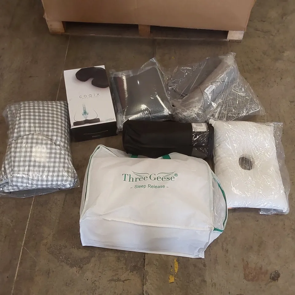 PALLET TO CONTAIN A LARGE ASSORTMENT OF PILLOWS, CUSHIONS AND RELATED PRODUCTS 