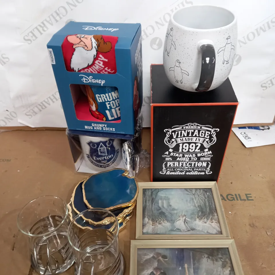 LOT OF ASSORTED HOUSEHOLD ITEMS TOO INCLUDE MUGS AND GLASSES  