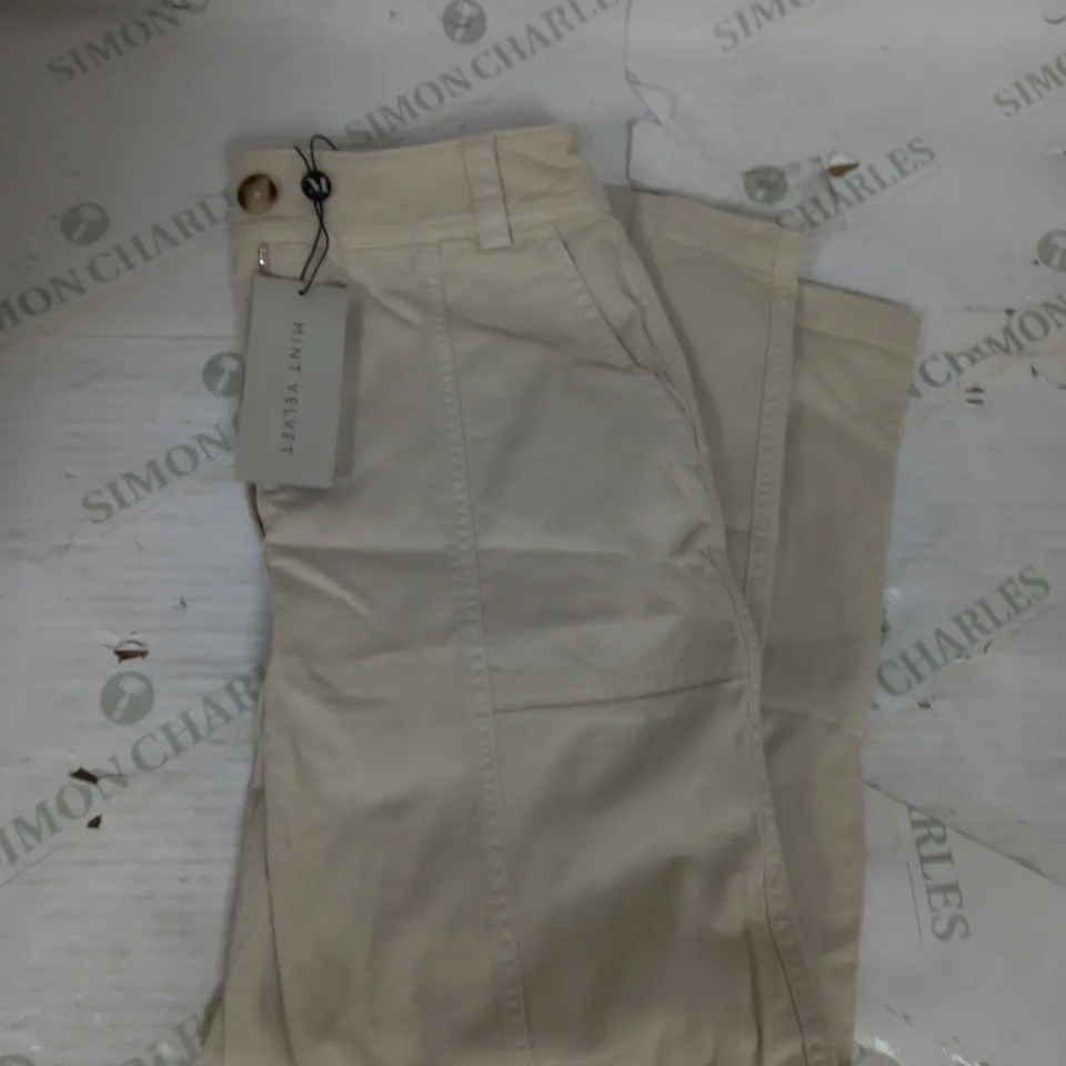 MINT VELVET COTTON BLEND SHORT CHINOS IN STONE XS