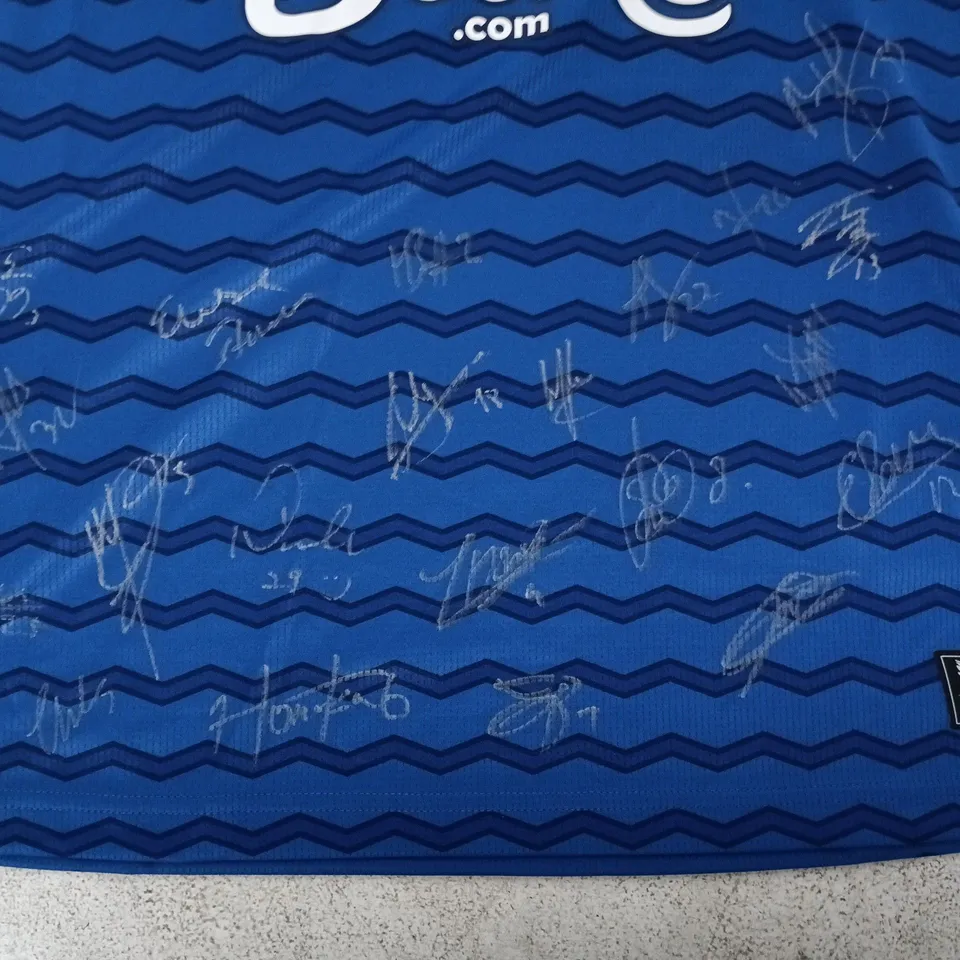 CASTORE EVERTON FC SIGNED HOME JERSEY SIZE UK 10