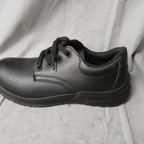 BLACK LEATHER LACE-UP MEN'S SHOES