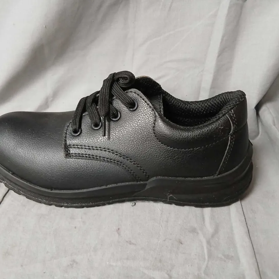 BLACK LEATHER LACE-UP MEN'S SHOES