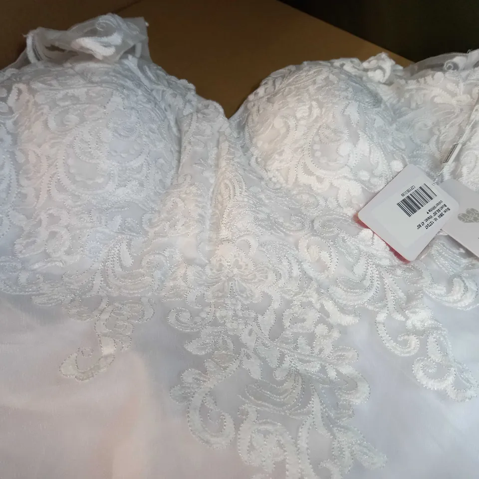 DESIGNER WHITE LACE DETAILED BODICE/NET SKIRTED WEDDING DRESS