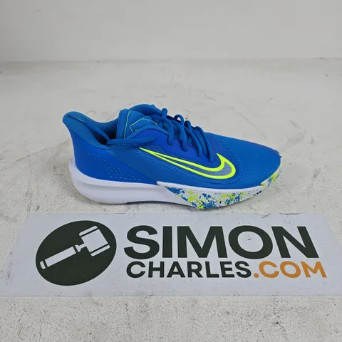 UNBOXED PAIR OF NIKE PRECISION 7 TRAINERS IN BLUE/GREEN - UK 8.5