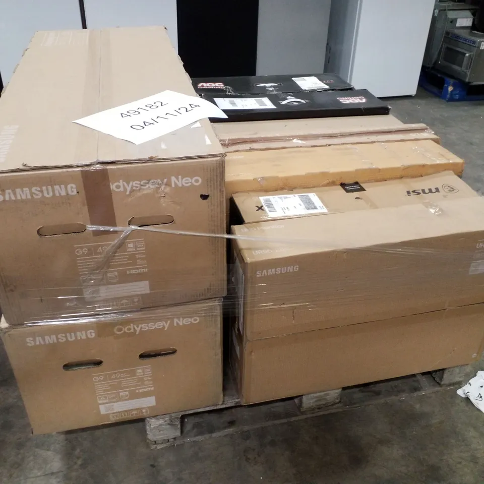 PALLET CONTAINING 9 ASSORTED COMPUTER MONITORS 