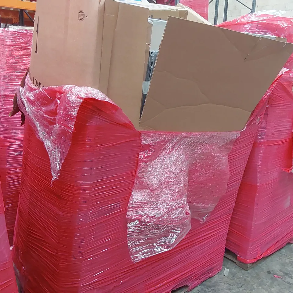 PALLET OF ASSORTED ITEMS INCLUDING: DOG STAIRS, INLINE SKATES, RETRACTABLE SAFETY GATE, CUSHION, PULL-UP BAR ECT