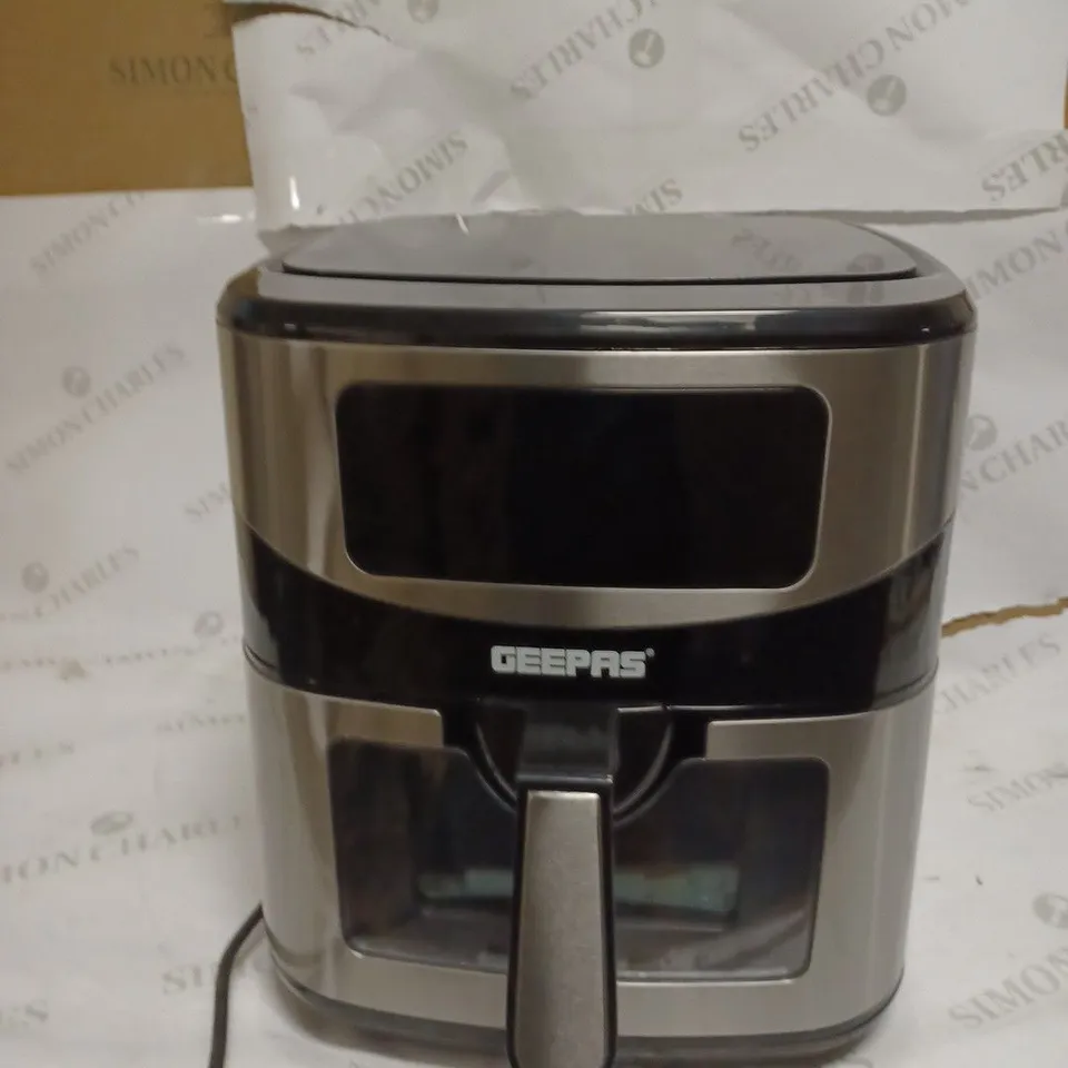 GEEPAS AIR FRYER 