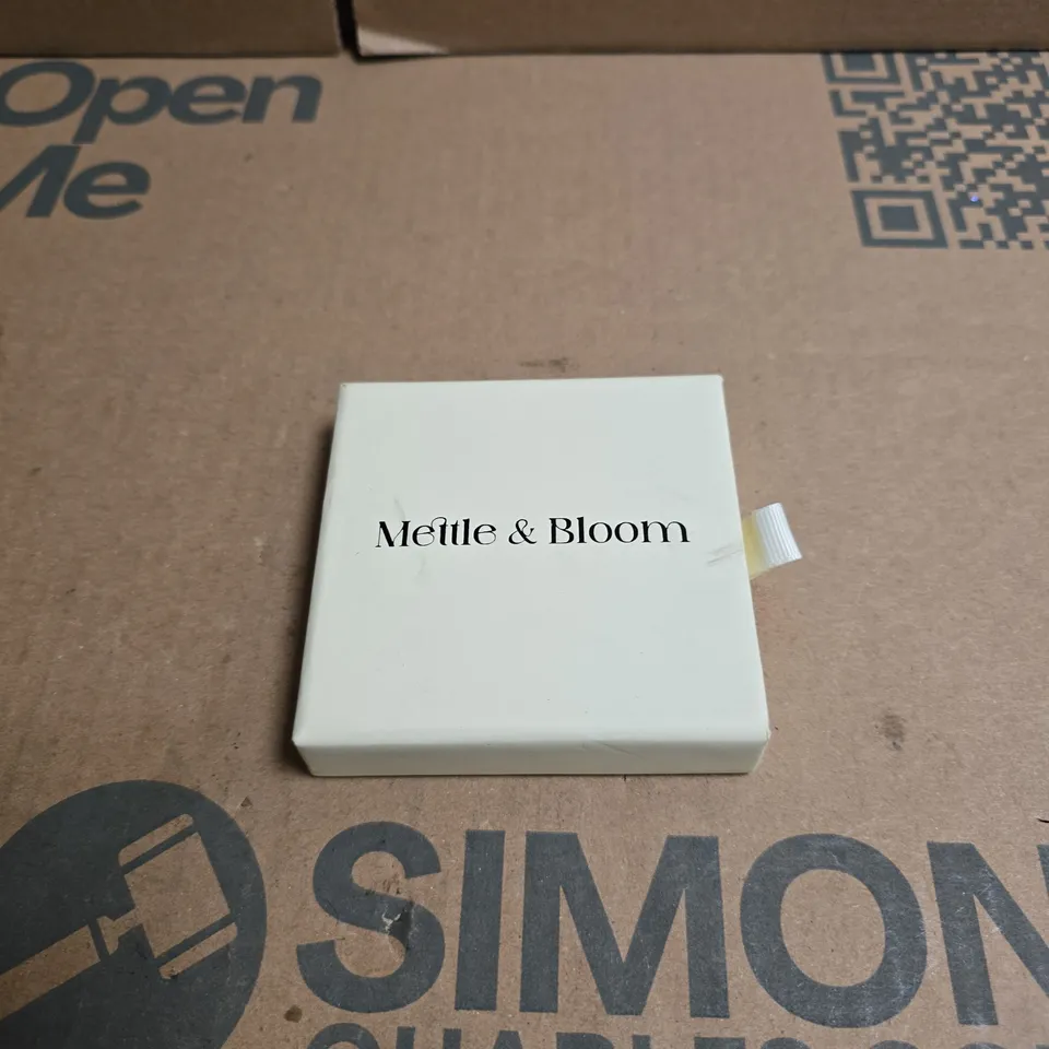 METTLE & BLOOM MY SUN, MOON & STARS NECKLACE