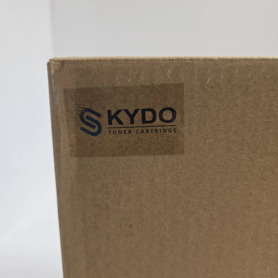 BOX OF APPROXIMATELY 10 ASSORTED PRINTER CARTRIDGES INCLUDING PREMIUM REPLACEMENT COMPATIBLE TONER CARTRIDGE, KYDO TONER CARTRIDGE AND COLORFLY BLACK TONER CARTRIDGE