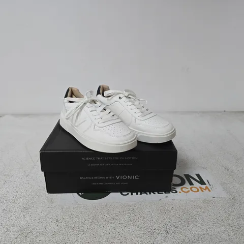 VIONIC COURT TRAINERS WHITE SIZE 5