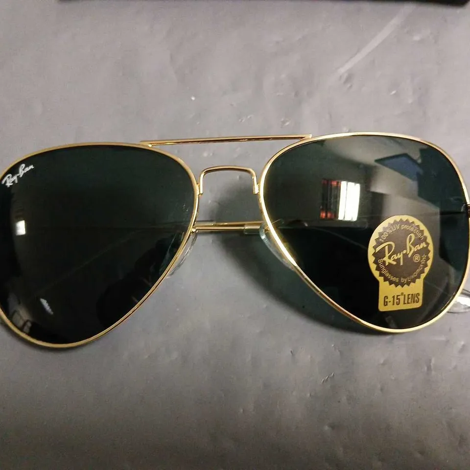 BOXED PAIR OF RAY BAN GLASSES WITH G-15 LENS IN CASE