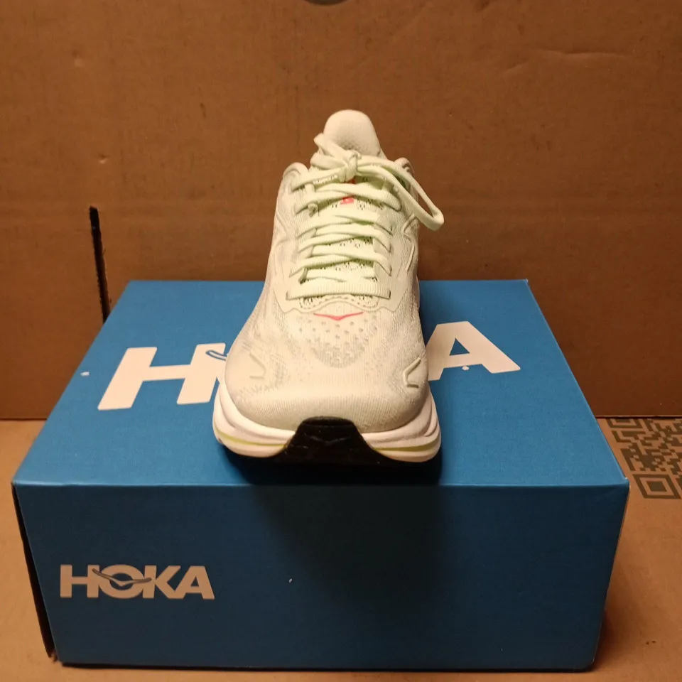 HOKA CLIFTON 10 WIDE WOMEN'S RUNNING SHOES – UK4 (US6), LIGHT GREEN/WHITE, BOXED