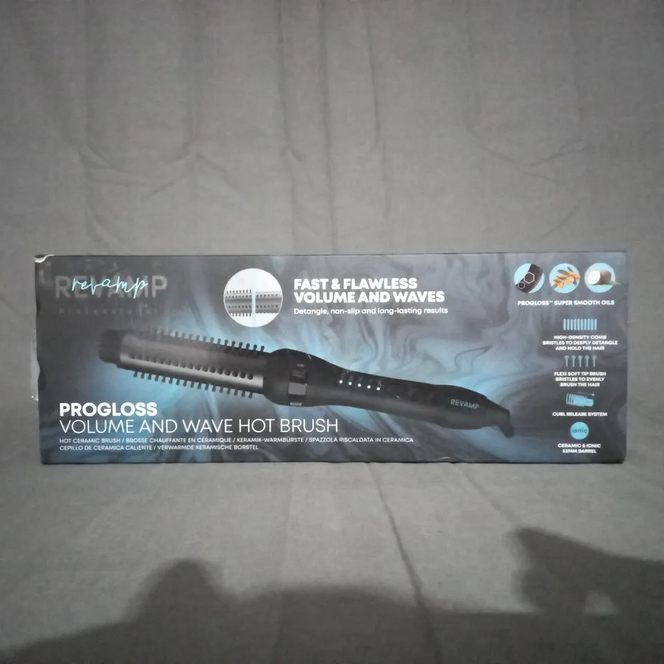 BOXED REVAMP PROGLOSS VOLUME & WAVE HOT CERAMIC BRUSH
