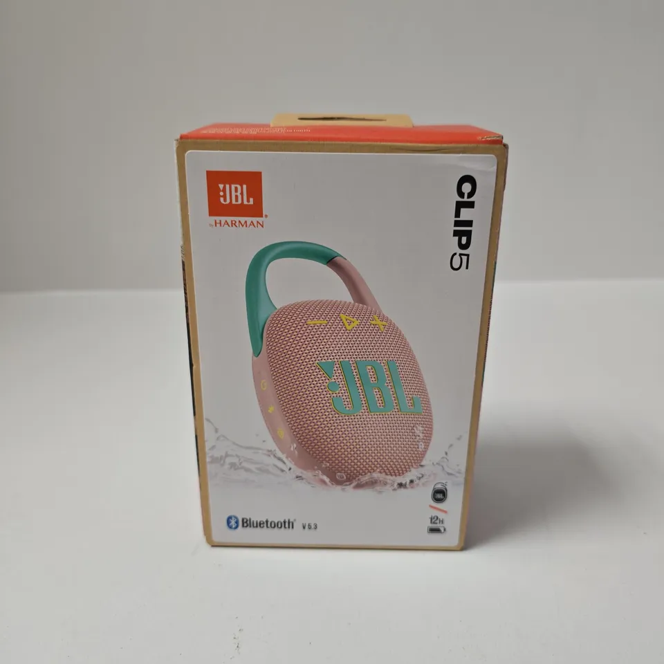 BOXED AND SEALED JBL HARMAN CLIP5 SPEAKER IN PINK/GREEN