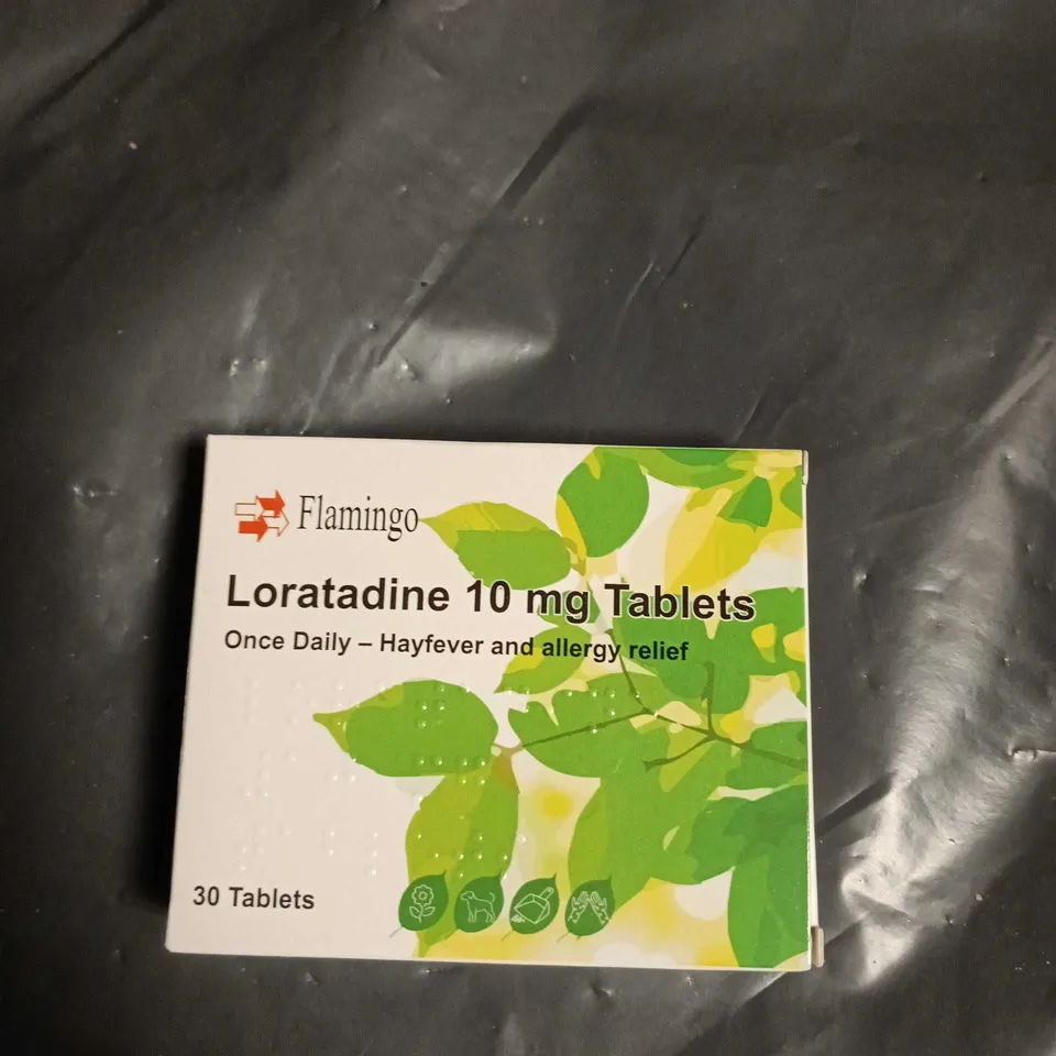 APPROXIMATELY 18 ASSORTED VITAMINS AND SUPPLEMENTS INCLUDING ONE A DAY HAY FEVER TABLETS , WOMENS MULTIVITAMIN GUMMIES AND VITAMIN D3 TABLETS 