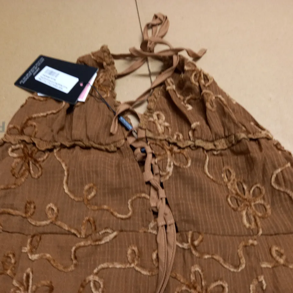 PRETTYLITTLETHING CHOCOLATE FLORAL SOFT TEXTURED SHIFT DRESS - UK 12