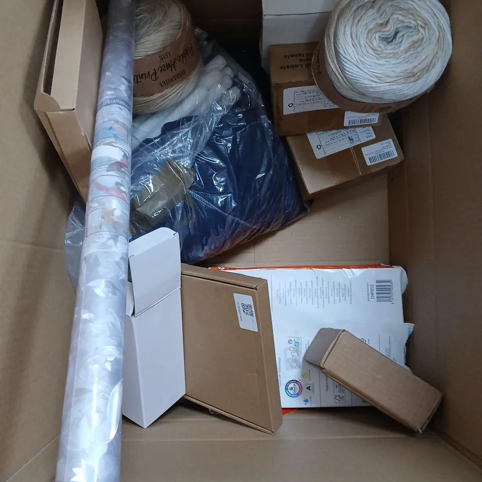 LARGE BOX OF APPROXIMATELY 12 ASSORTED ITEMS TO INCLUDE - RUG UNDERLAY - WILKO TOOLKIT - TOY KATANA - ETC