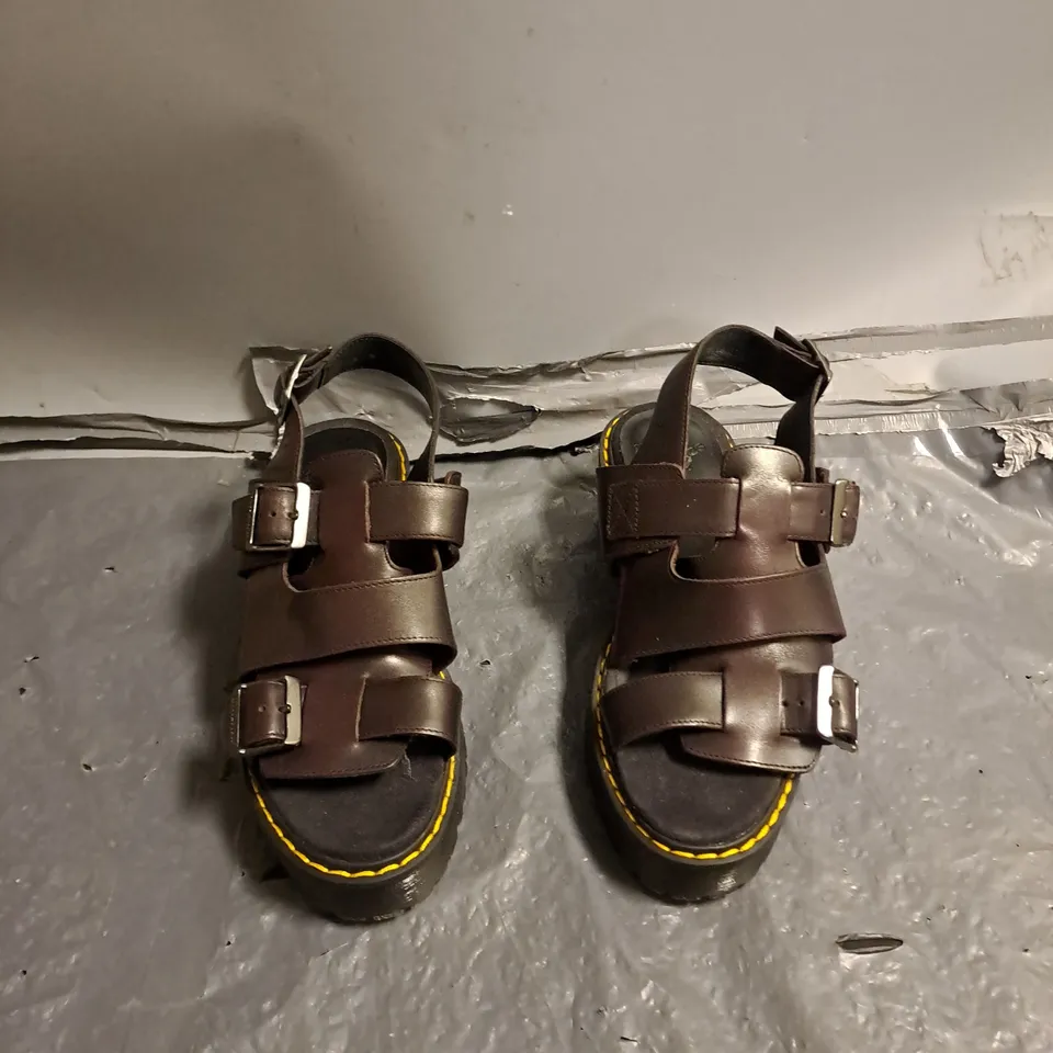 UNBOXED PAIR OF DR MARTENS DUO BUCKLE SANDALS UK 4 