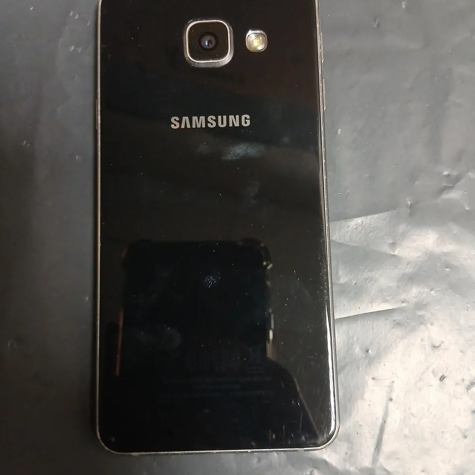  SAMSUNG GALAXY A3 SMARTPHONE – BLACK 