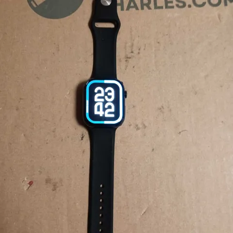 APPLE WATCH SERIES 9 44MM ALUMINIUM CASE WITH BLACK SPORT BAND