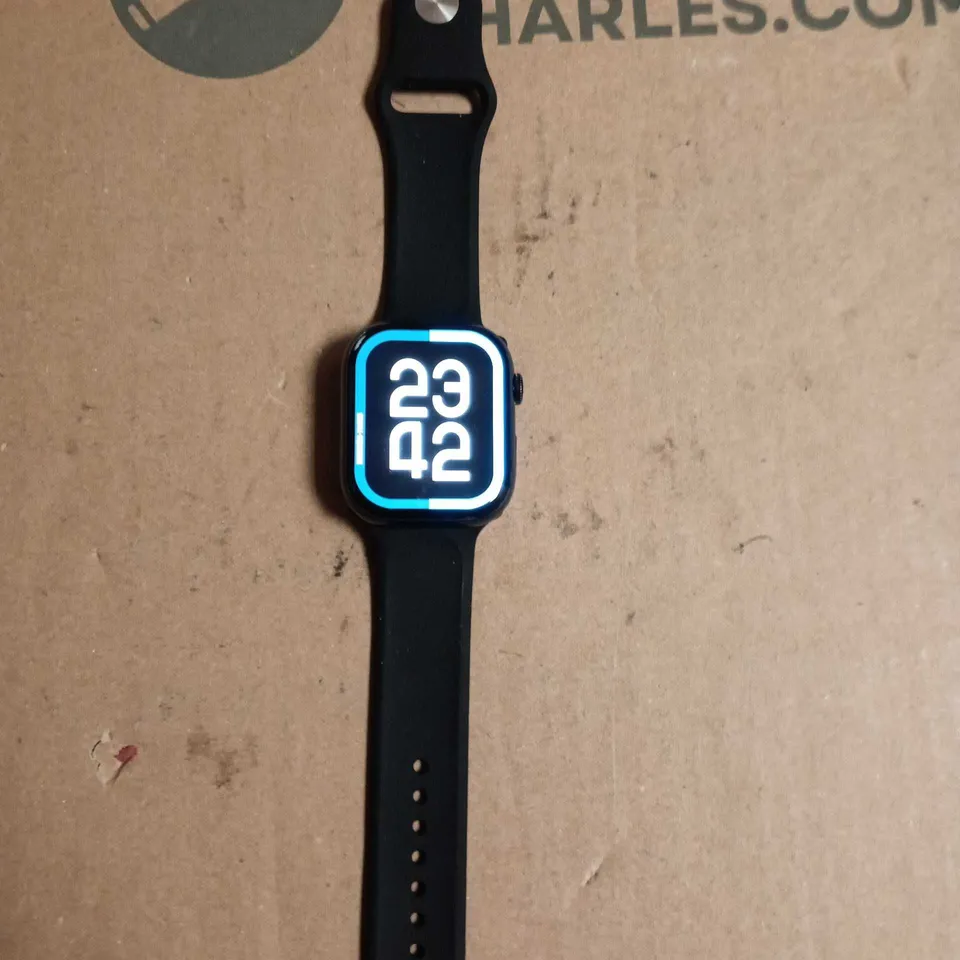 APPLE WATCH SERIES 9 44MM ALUMINIUM CASE WITH BLACK SPORT BAND