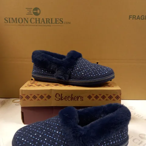 SKETCHERS COZY SLIPPER SIZE 5