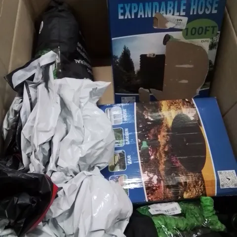 BOX CONTAINING APPROXIMATELY 5 EXPANDABLE HOSES