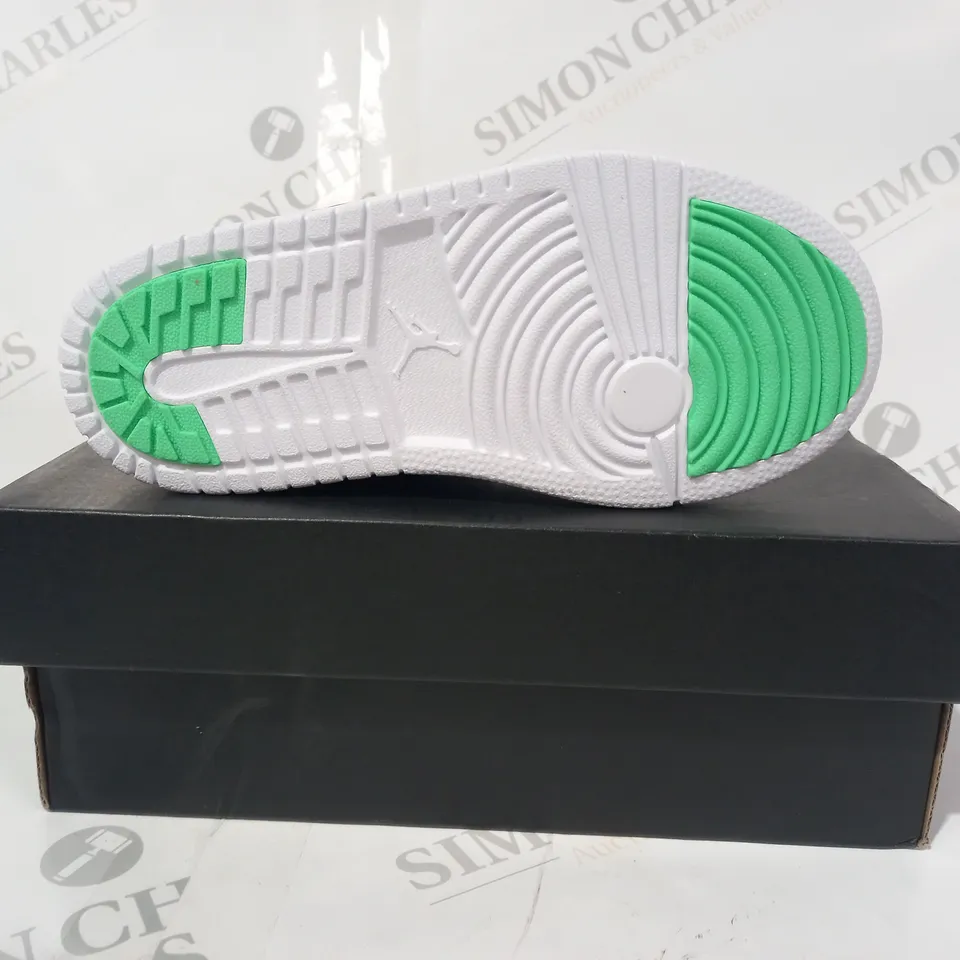 BOXED PAIR OF NIKE AIR JORDAN KIDS SHOES IN BLACK/WHITE/VIOLET/MINT GREEN UK SIZE 11.5